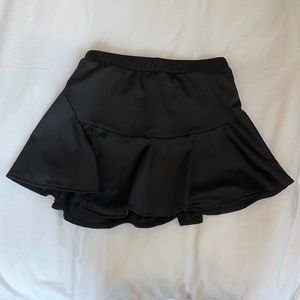 Black skater skirt with shorts. Shein. XS